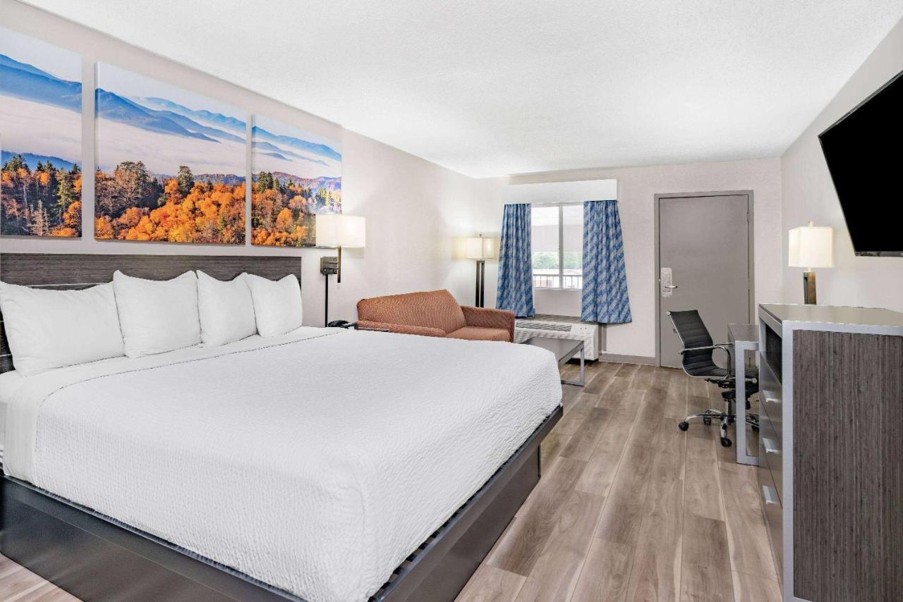 Days Inn By Wyndham Hamilton Bagian luar foto
