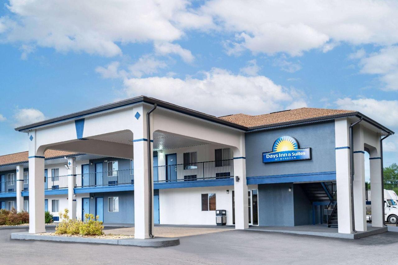 Days Inn By Wyndham Hamilton Bagian luar foto