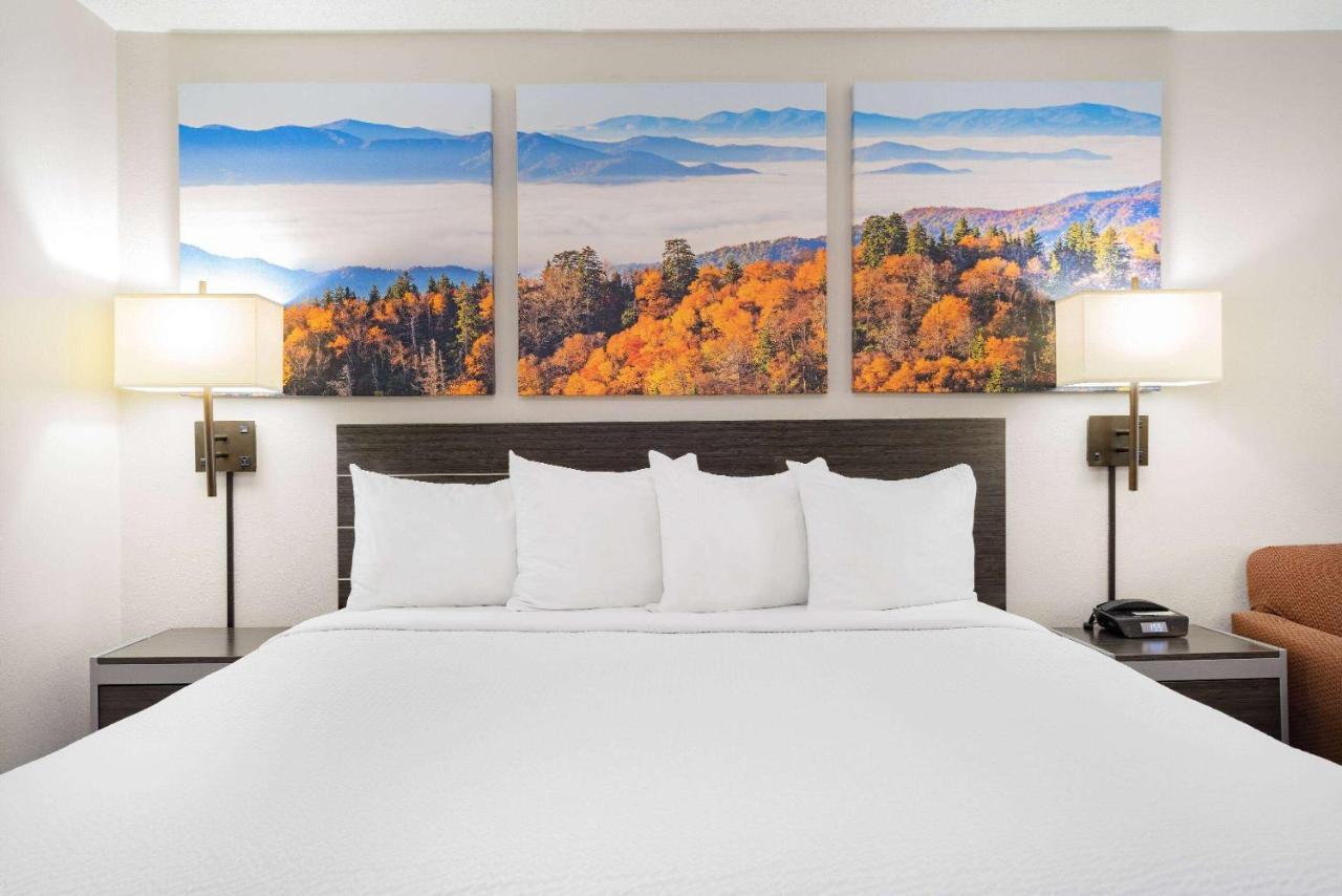 Days Inn By Wyndham Hamilton Bagian luar foto