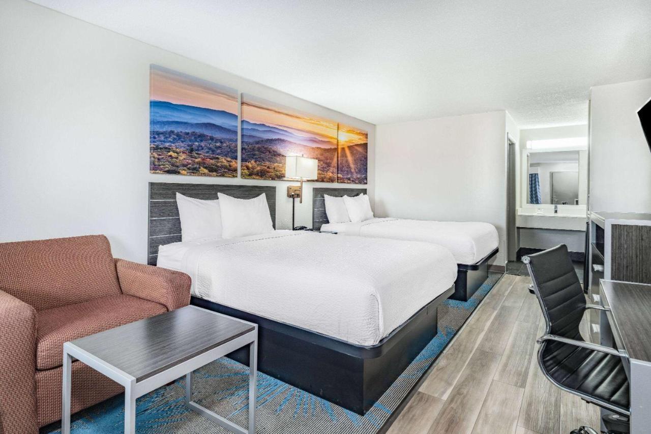Days Inn By Wyndham Hamilton Bagian luar foto